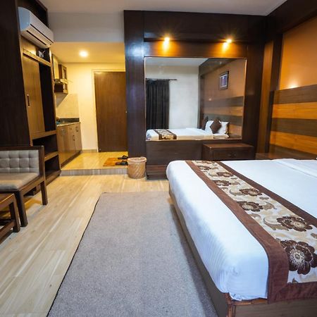 Kumari Star Inn Pokhara Buitenkant foto