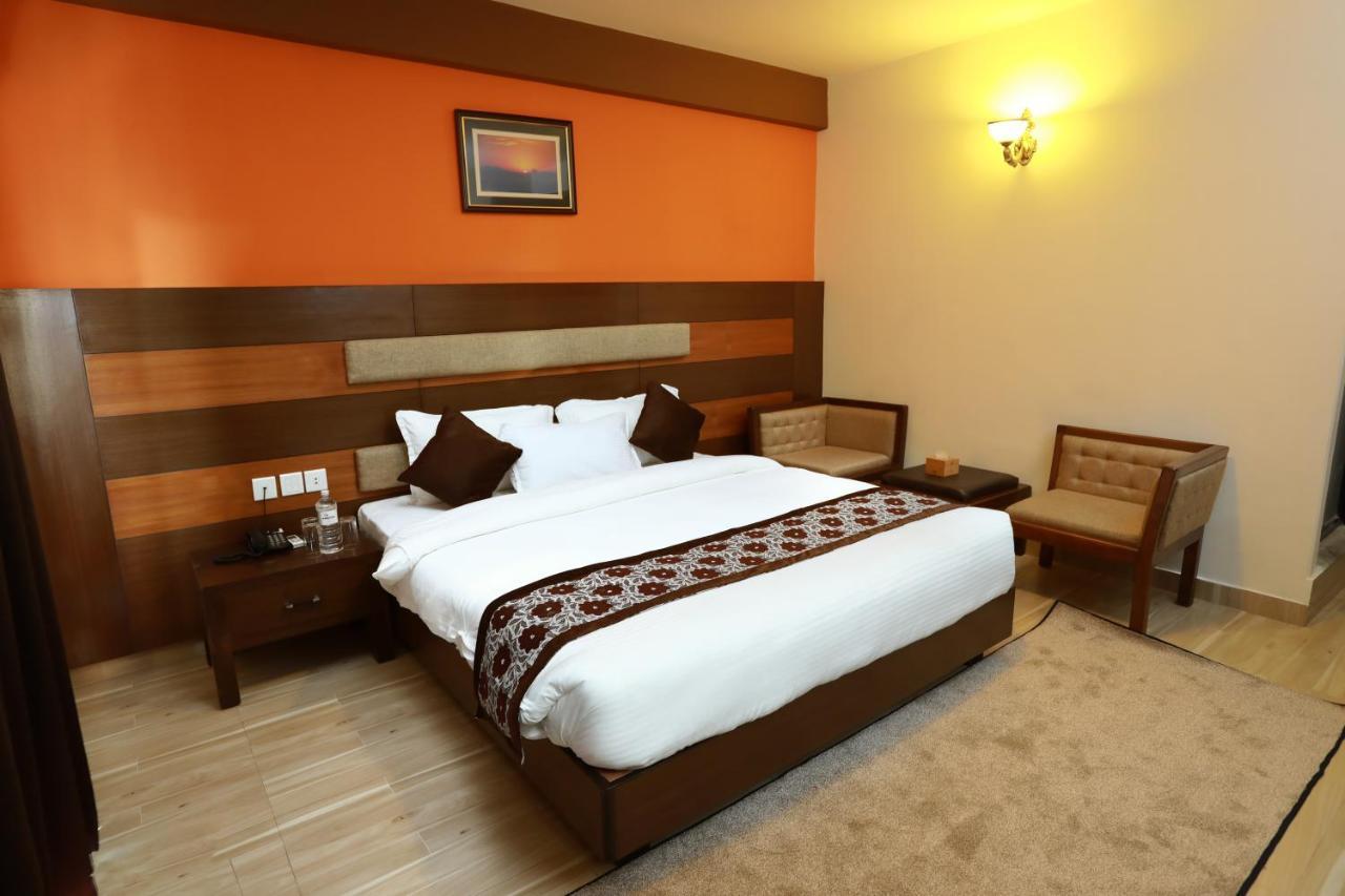 Kumari Star Inn Pokhara Buitenkant foto