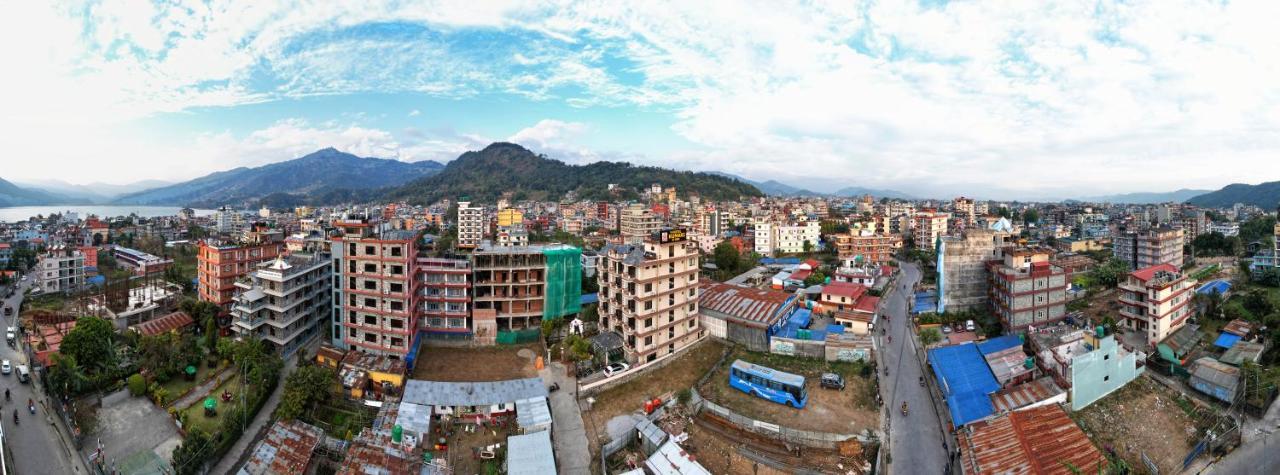 Kumari Star Inn Pokhara Buitenkant foto