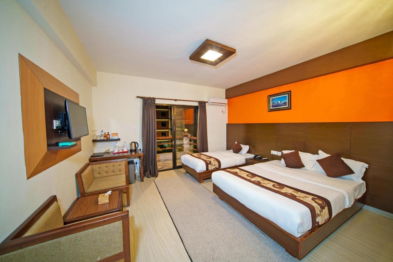 Kumari Star Inn Pokhara Buitenkant foto