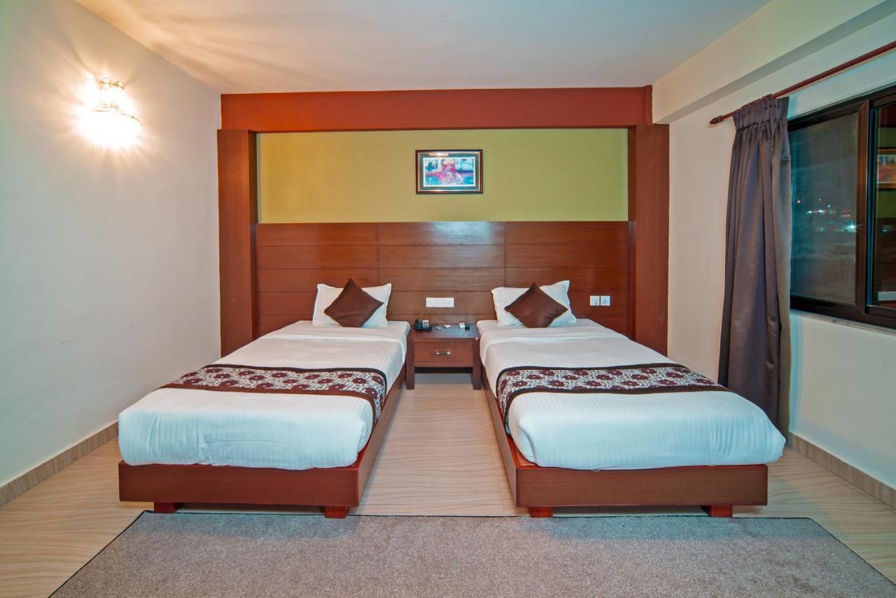 Kumari Star Inn Pokhara Buitenkant foto