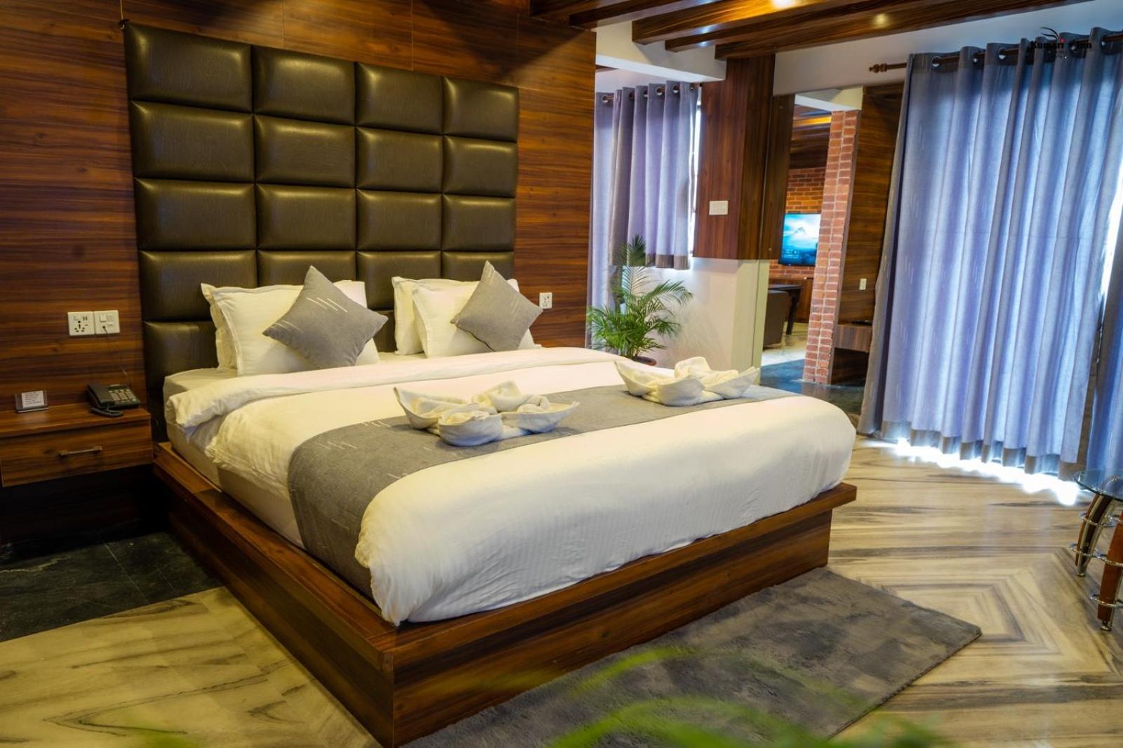 Kumari Star Inn Pokhara Buitenkant foto