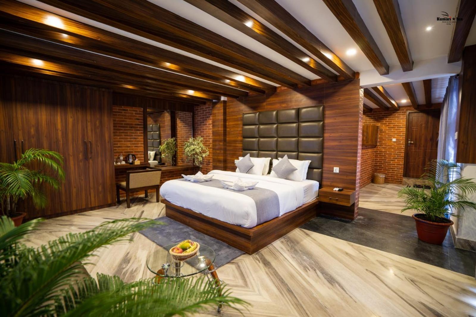 Kumari Star Inn Pokhara Buitenkant foto